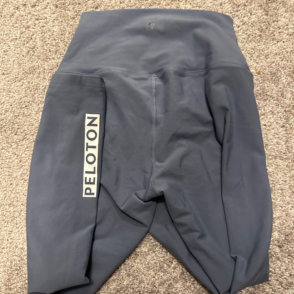 Peloton yoga pants size small